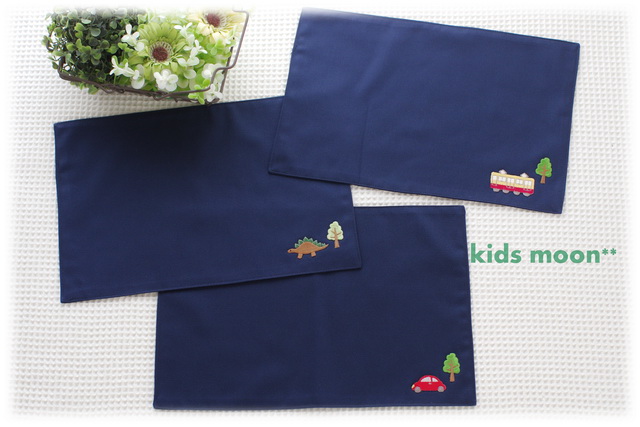 オーダーメイドのおしゃれかわいいネイビーコップ巾着袋（恐竜）幼稚園 